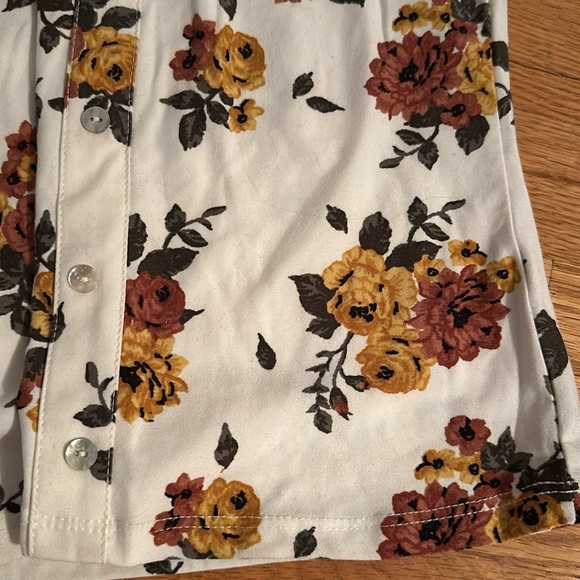 Cute Floral Top - Picture 3 of 6